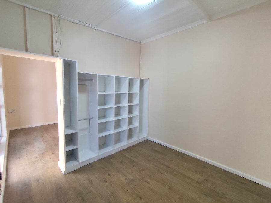 To Let 2 Bedroom Property for Rent in Athlone Western Cape